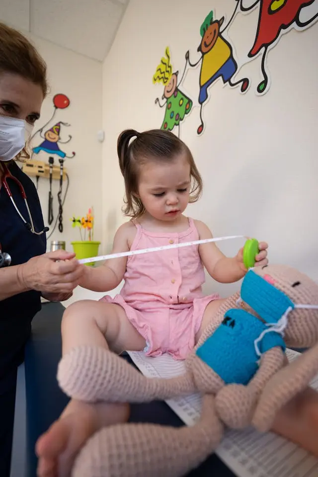 Cuido y asistencia de niños en el hogar